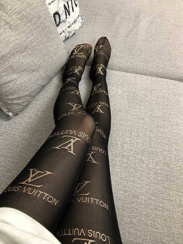 Louis Vuitton Socks LVO00010